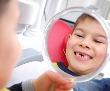 Грижи за млечните зъби Грижи за млечните зъби